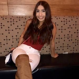 Meet your Posher, Lorina